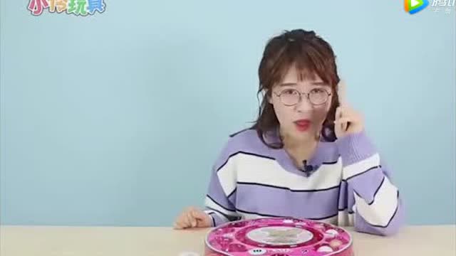 小伶玩具:summer带来了好多奇趣蛋 打开以后发现好多宝贝!