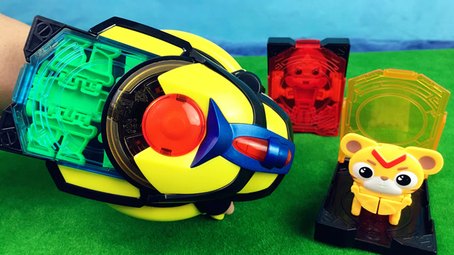 天天趣玩  猪猪侠战队元灵锁玩具猪猪侠之竞球小英雄