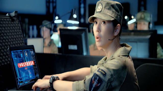 战狼:龙小云侵入红军指挥系统,让他们的兵团被自己的炮团歼灭!