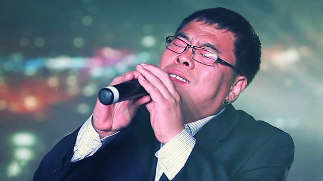 秋裤大叔一首《一晃就老了》唱尽人到中年的沧桑与无奈,走心了