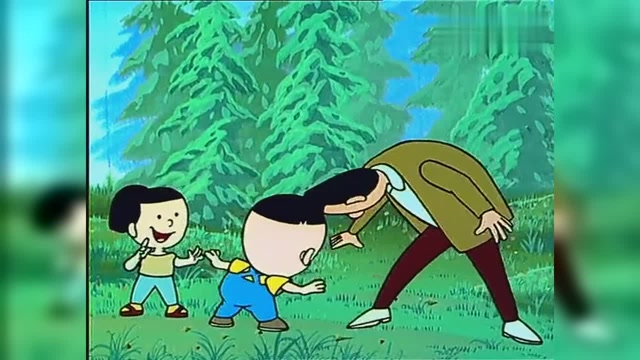 大头儿子和小头爸爸"顶牛"比赛,大胡子叔叔和小朋友喊加油