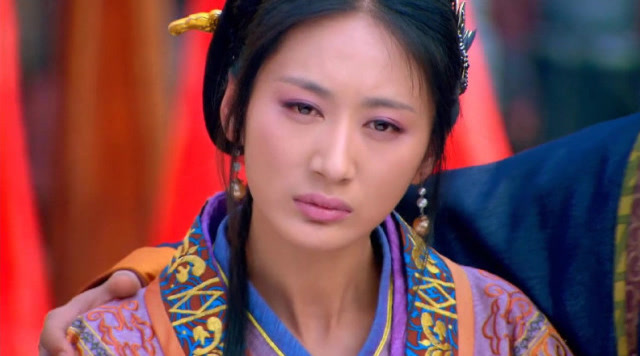 华胥引:新娘叶蓁怎么都高兴不起来,她却是一副病怏怏的样子!