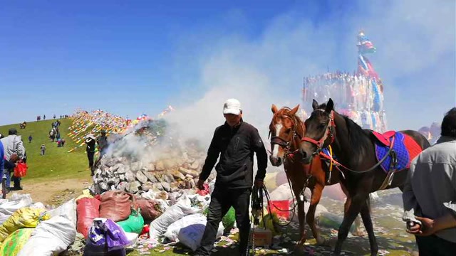 民族风情之肃南祭鄂博仪式
