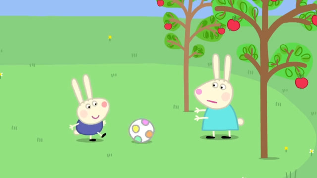 小兔理查德别看个子小,但是踢足球很厉害