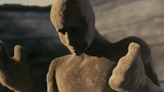 都说富人靠科技,穷人靠变异,这年头连沙子都能变成漫威英雄了