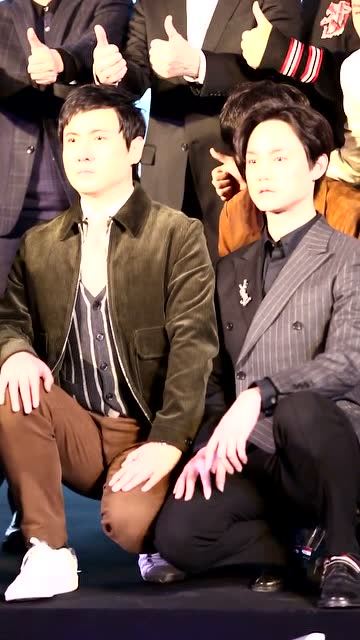 沈腾一看尹正这么一本正经,我不能在气势上输啊