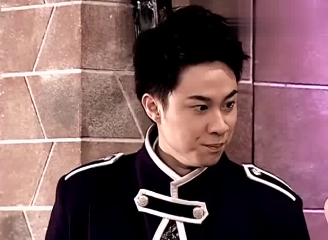 想搞好同学关系,只要微笑就好,炎之星的这个"笑"太吓人了吧!