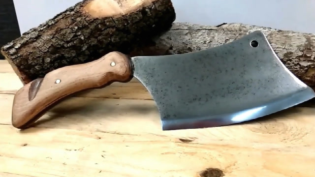 一把锈迹斑斑的菜刀,牛人打磨翻新后,成品让人羡慕不已