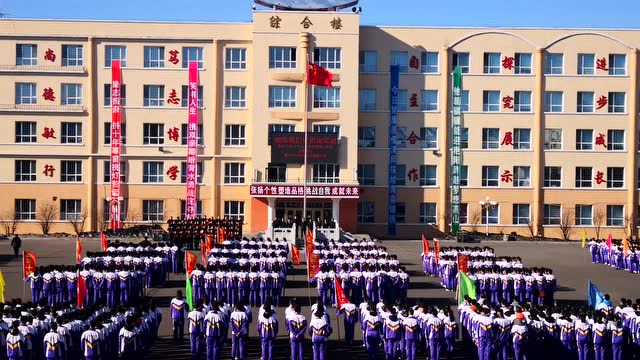 伊春市友好三中2019年高考百日誓师大会 摄影人:谭鑫舒