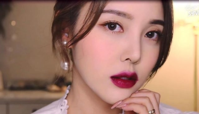 美妆达人朴慧敏:小姐姐都喜欢,日常版酒红妆,顺便安利一款气垫!