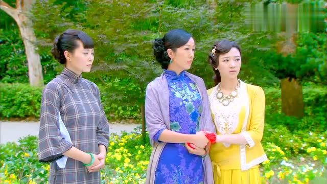 烽火佳人:黎雪梅回娘家,看自己哥哥的眼神都不一样?这是什么情况?