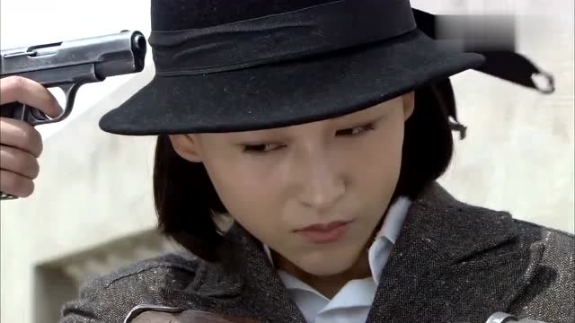 飞哥大英雄邢亚萍刺杀董鹏彩霞仗义相救