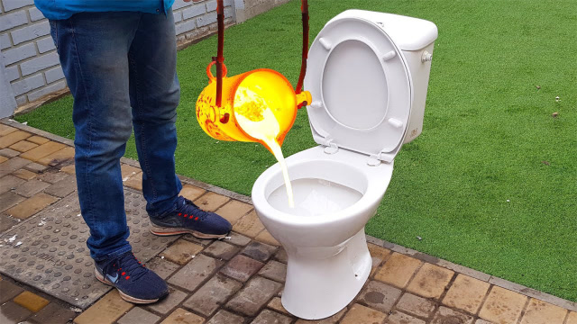 把铜水倒进马桶里会怎样?结果你一定猜不到