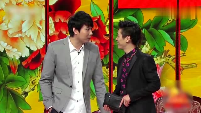 小品《同学会》,常远高升后再见同学,脱掉外套露真性情!