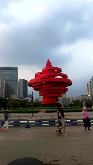 青岛五四广场的海