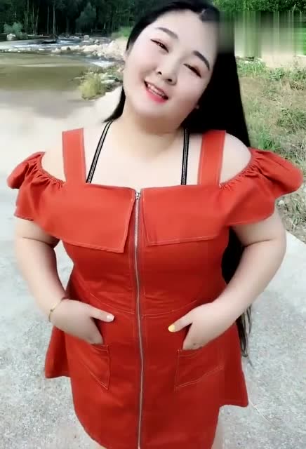 胖女孩也自信满满的,超可爱