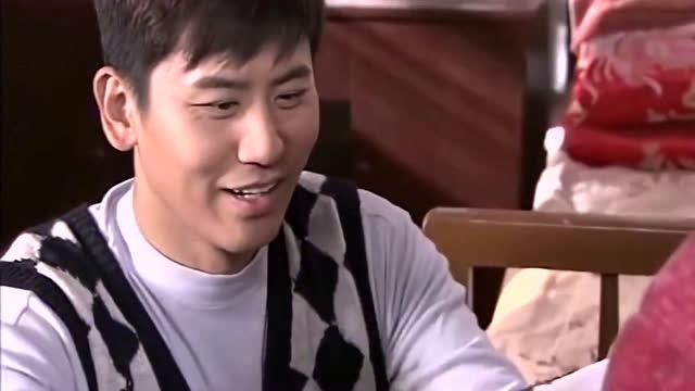 二叔要结婚了,漂亮的新房,尔秋还送上了自己亲手绣的秀娟!