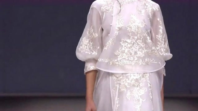 这就是中国风的华衣,瞬间征服了台下的老外,请收下我的大拇指!