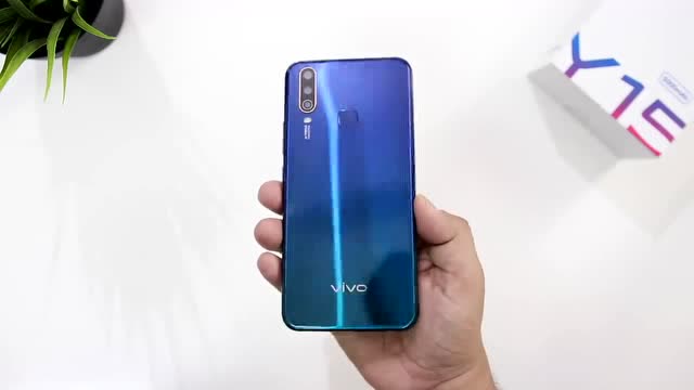 国外卖的vivoy15快速开箱,长得有什么不一样吗?