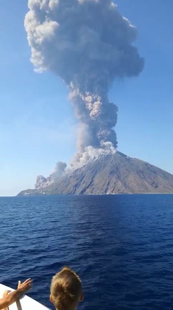 海普尔火山图片