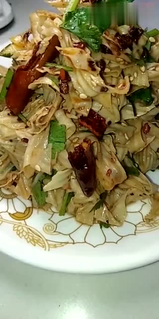 街边小吃,小时候的味道,爽口拌辣丝嘎嘎香