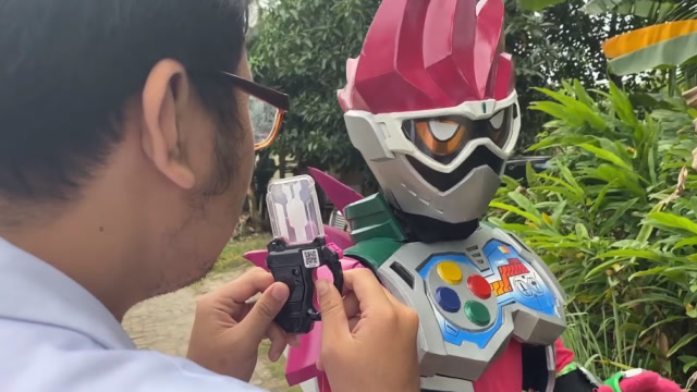 小胖子是小白使,刚想变成假面骑士ex-aid却被别人捷足先登