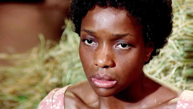 黑奴抗争片男黑奴让女黑奴跟他逃走被奴隶贩子抓住直接砍脚