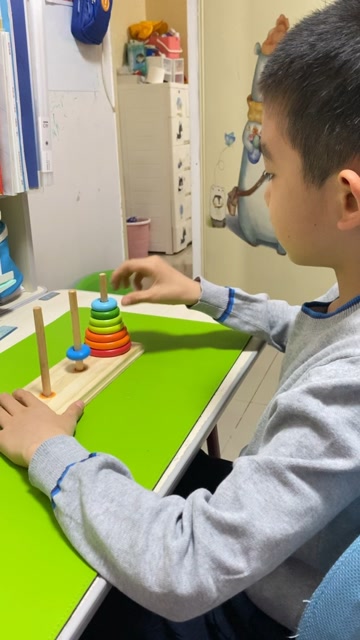 鲁棋宽 8层汉诺塔