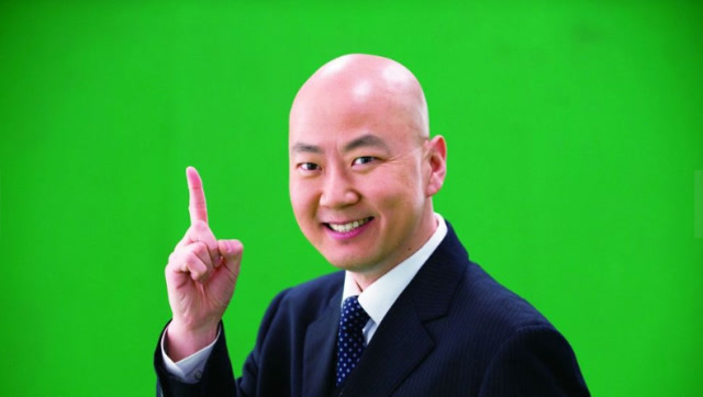 都说林俊杰跟郭冬临之间只差一顶假发?本以为是开玩笑,看到效果:愣了