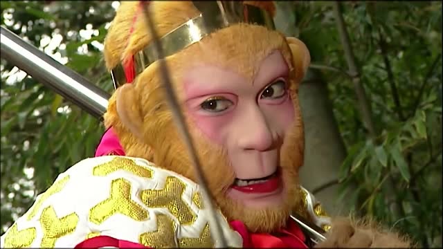 西游记:这猴子真是爱争强好胜,现在有两个美猴王,一言不合直接开打!