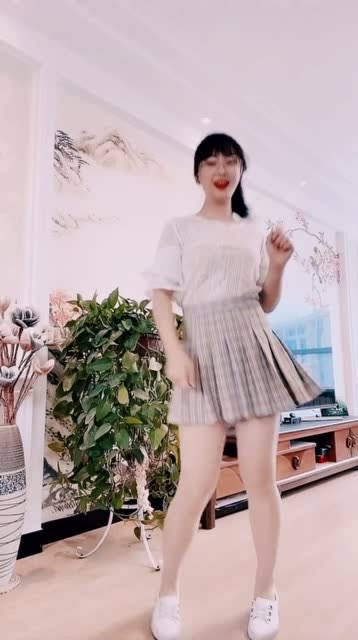 身高165体重130斤的女孩这样穿会很可爱
