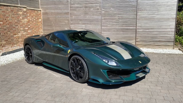 2020款法拉利488高清实拍,这颜值和内饰,给个不心动的理由