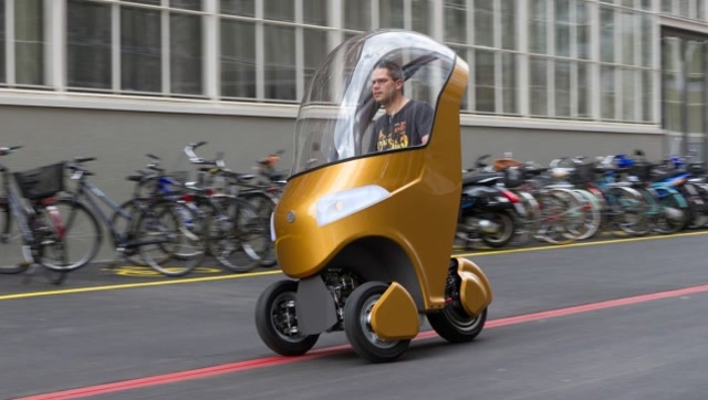 德国推出"电动"三轮车,能遮风挡雨,网友:出门不再担心下雨!
