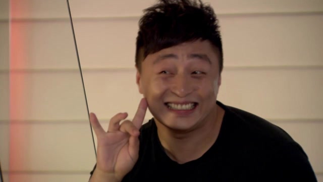 油腻相亲男说男服务员可爱,竟还问服务员名字,把服务员都吓跑了