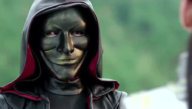 绝世高手黑袍人揭下面具的那一刻,众人都看呆了,原来是她