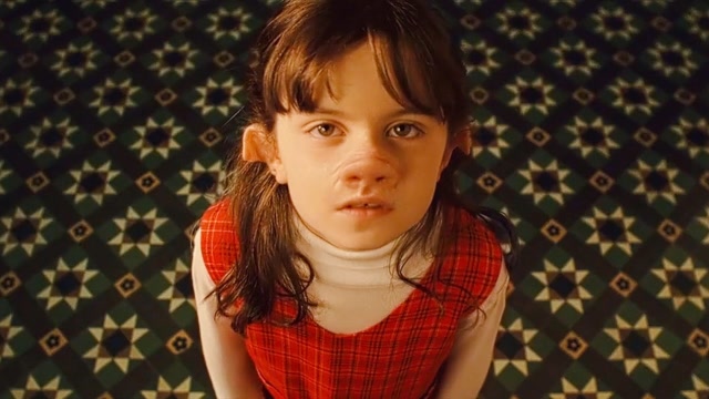 女孩天生长了一个猪鼻子,只有真命天子娶她,才能恢复原来的面貌