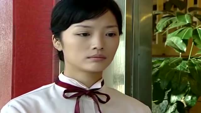 渴望城市邓姐带人来小玉的饭店,故意当着小玉说她和海波的事