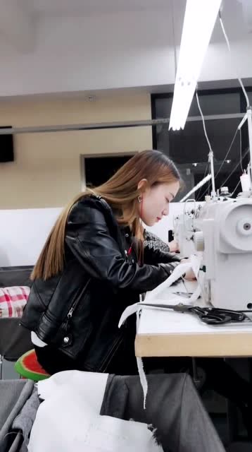 小姐姐准备上班了,好忙碌的一天!