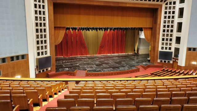 今天终于圆梦,人民大会堂万人大礼堂原来是这样,很漂亮