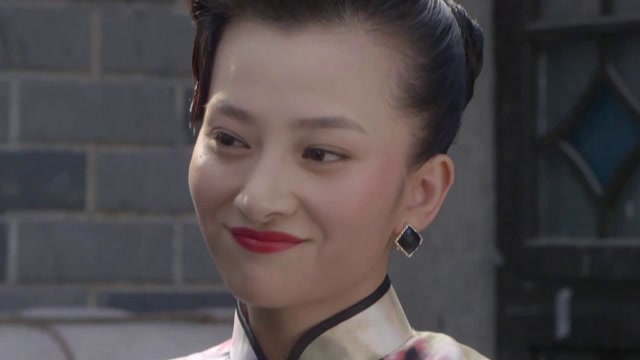 女特工使美人计万无一失!鬼子军官果然上钩,落入精心策划的陷阱