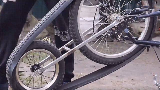 牛人把自行车后轮改成履带式,还能正常行驶吗?结果让人想不到!