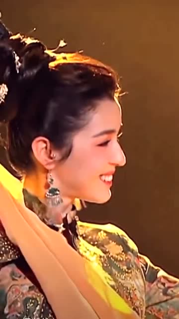 哈妮克孜一梦敦煌多少男人心目中的女神果然西域出美女呀