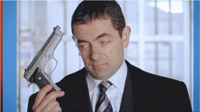 憨豆挑战007角色一张脸毁了特工形象阴差阳错完成任务