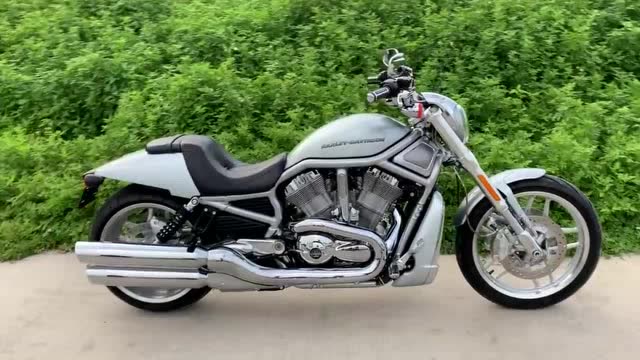 骏联车行2012年哈雷威路德,10周年纪念版