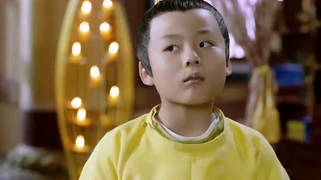 小皇帝非要吃鸡腿,侍卫们想阻拦却根本拦不住,只有请公主出马!