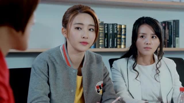 夏晴和心雅在工作中产生分歧