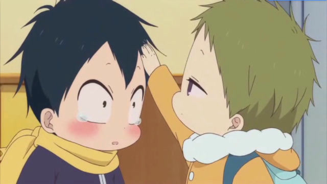 学园奶爸:看到小鹰不开心,虎太郎主动上去摸摸头安慰他!太有爱啦