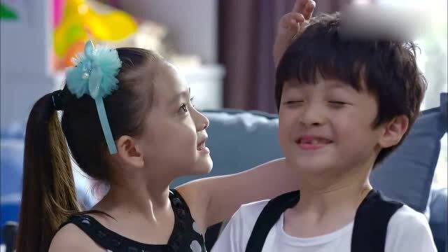 淘气爷孙:嘉乐怕莫莫疼,拔了自己的头发,还不告诉任何人