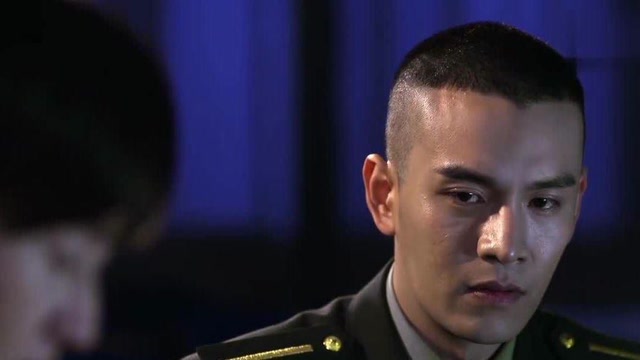 青春集结号:任天行向多多表白,多多害羞离开,一个人在外面傻笑