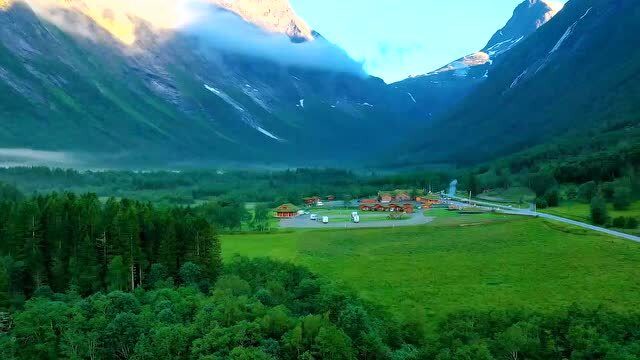 "穿过挪威的森林"绿意盎然太养眼了